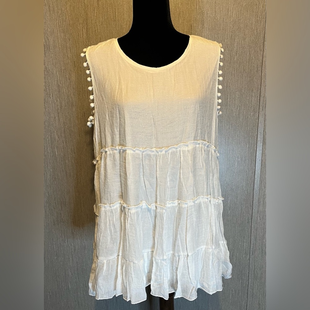 Elegant White Sleeveless Tunic